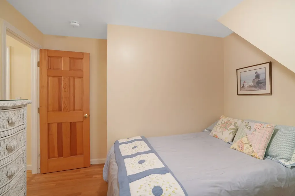 22 Old Lighthouse Road Vineyard Haven MA 02568