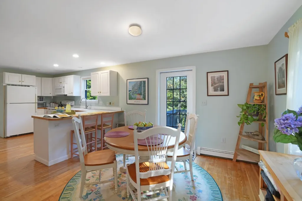 22 Old Lighthouse Road Vineyard Haven MA 02568