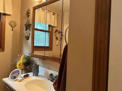 52 Old Coach Road West Tisbury MA 02575