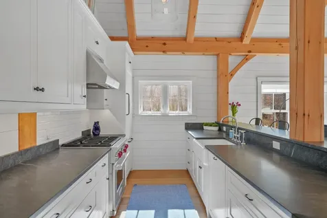 16 Red Coat Hill Road West Tisbury MA 02568