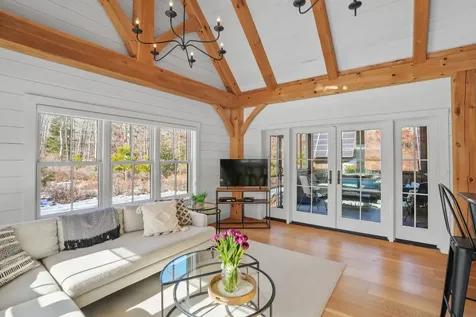 16 Red Coat Hill Road West Tisbury MA 02568