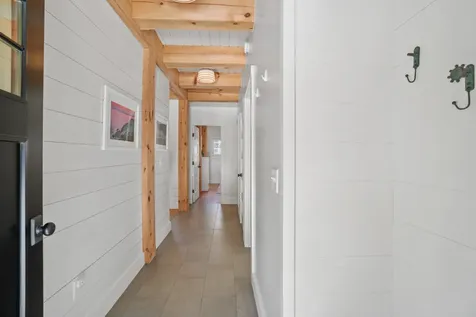 16 Red Coat Hill Road West Tisbury MA 02568