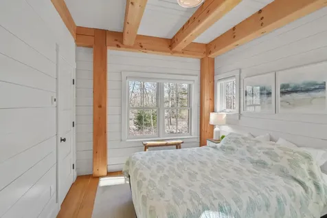 16 Red Coat Hill Road West Tisbury MA 02568