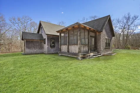 16 Red Coat Hill Road West Tisbury MA 02568