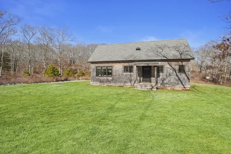 16 Red Coat Hill Road West Tisbury MA 02568