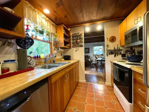 14 Twenty First Street North Edgartown MA 02539