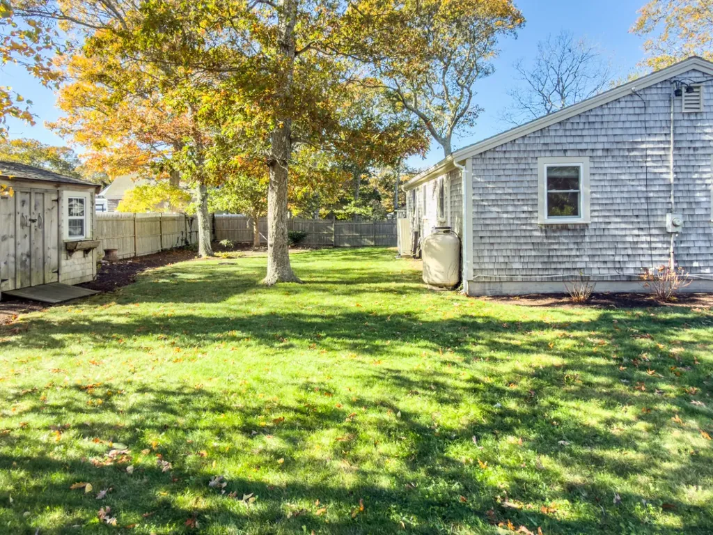22 Clark Avenue Vineyard Haven MA 02568