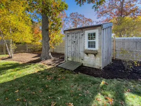 22 Clark Avenue Vineyard Haven MA 02568