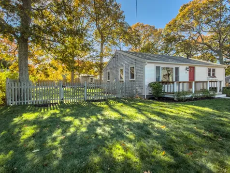 22 Clark Avenue Vineyard Haven MA 02568