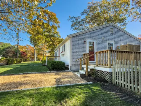 22 Clark Avenue Vineyard Haven MA 02568