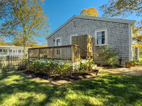 22 Clark Avenue Vineyard Haven MA 02568
