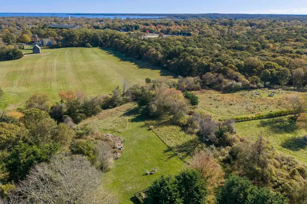 5 Louis Field Road Edgartown MA 02539