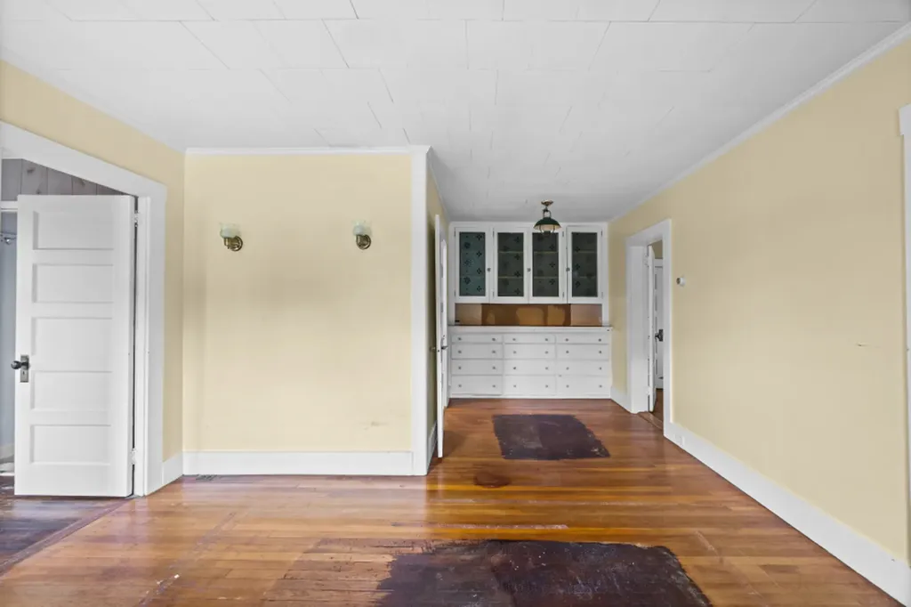 24 School Street Oak Bluffs MA 02557