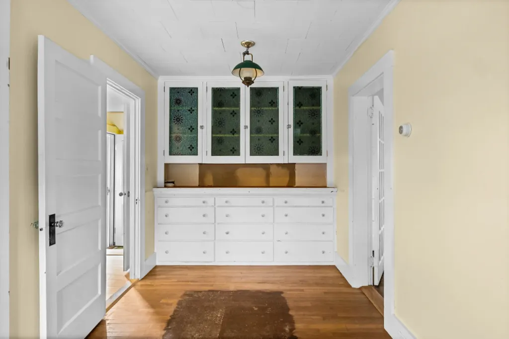 24 School Street Oak Bluffs MA 02557