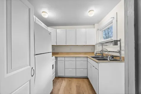 24 School Street Oak Bluffs MA 02557