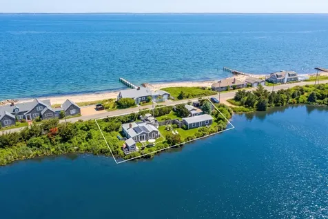 312 East Chop Drive Oak Bluffs MA 02557