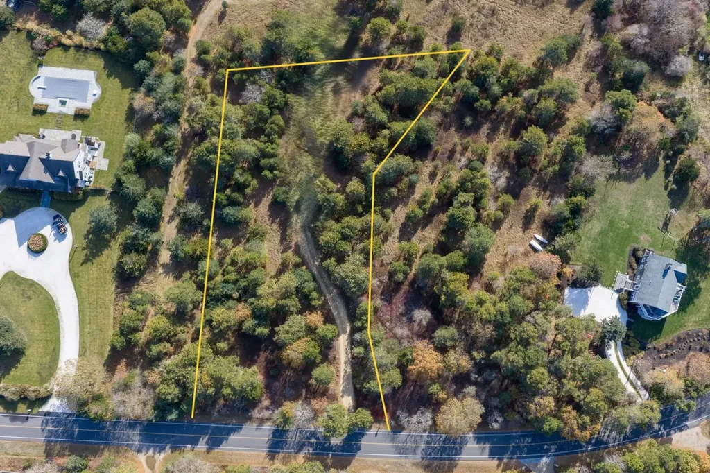 39 Slough Cove Road (part Of) Edgartown MA 02539