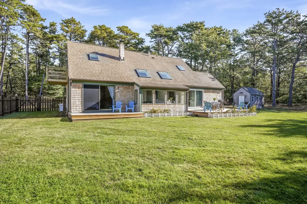 105 Stoney Hill Road West Tisbury MA 02575