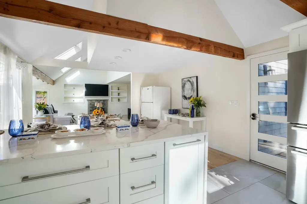 105 Stoney Hill Road West Tisbury MA 02575