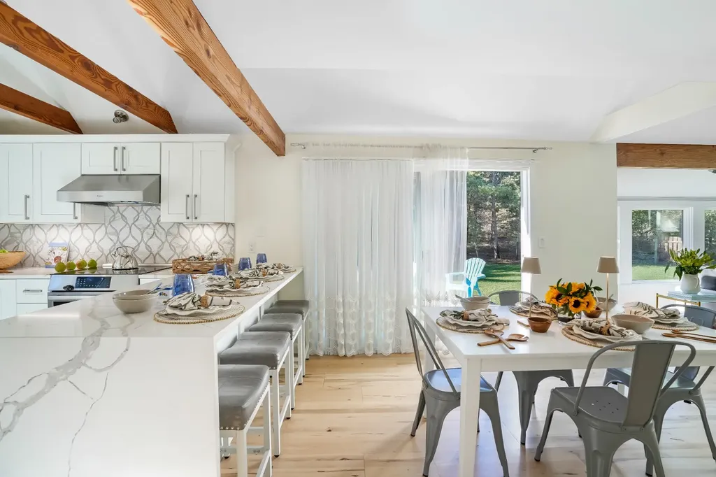 105 Stoney Hill Road West Tisbury MA 02575