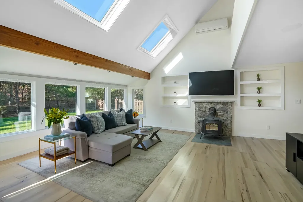 105 Stoney Hill Road West Tisbury MA 02575