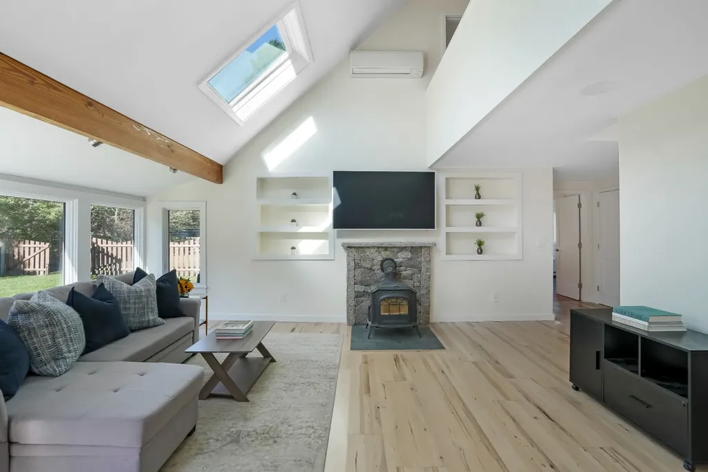 105 Stoney Hill Road West Tisbury MA 02575