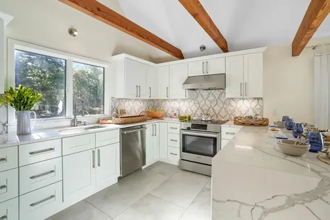 105 Stoney Hill Road West Tisbury MA 02575