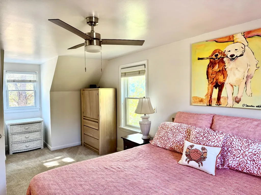 5 Seths Path Oak Bluffs MA 02557