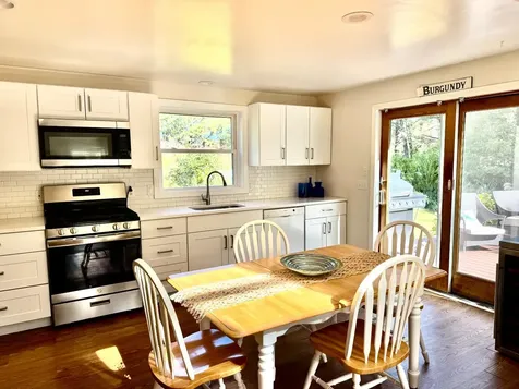 5 Seths Path Oak Bluffs MA 02557