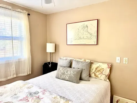 5 Seths Path Oak Bluffs MA 02557