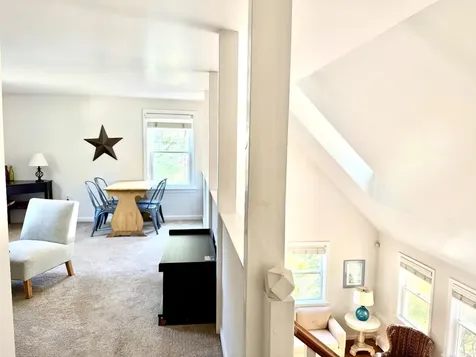 5 Seths Path Oak Bluffs MA 02557