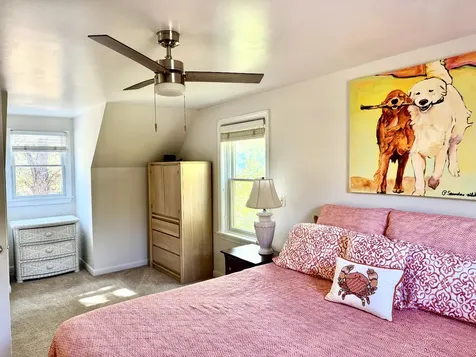 5 Seths Path Oak Bluffs MA 02557