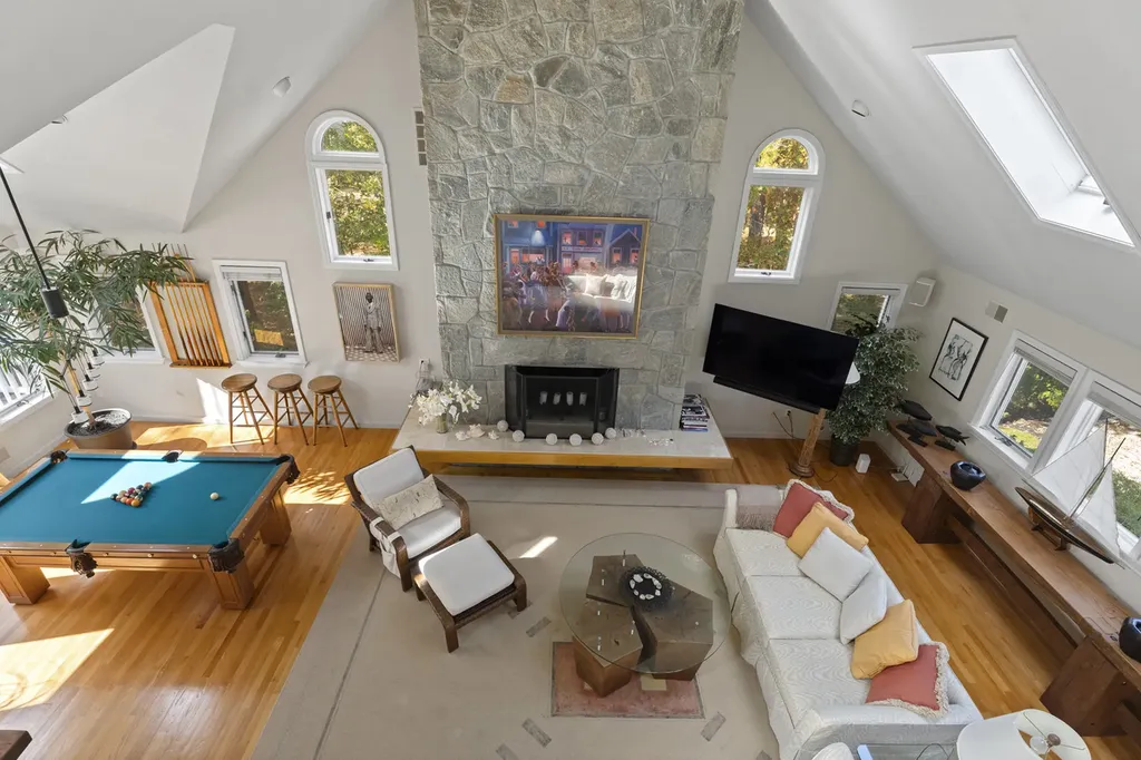 7 South Meadow Lane Oak Bluffs MA 02557