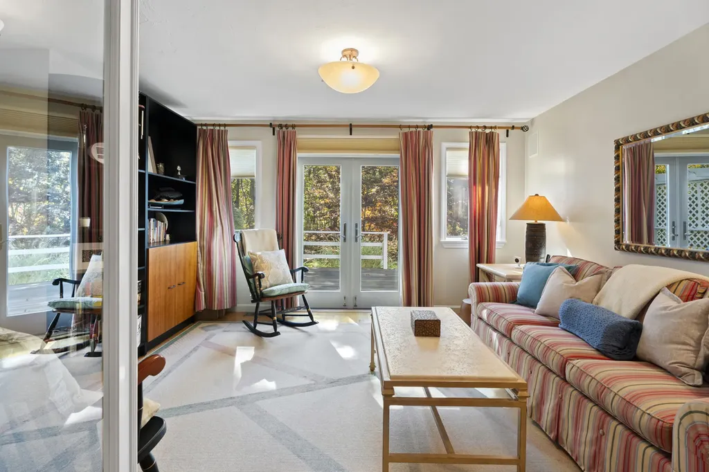 7 South Meadow Lane Oak Bluffs MA 02557