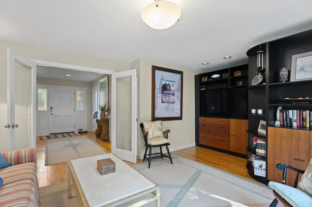 7 South Meadow Lane Oak Bluffs MA 02557