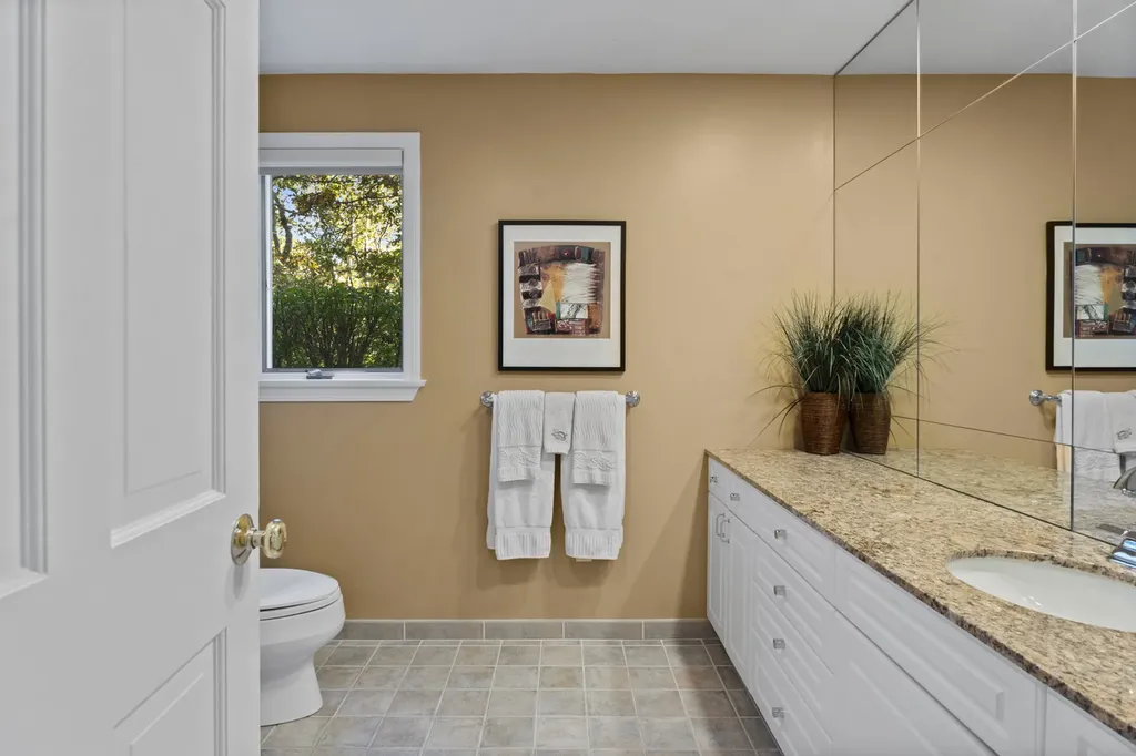 7 South Meadow Lane Oak Bluffs MA 02557