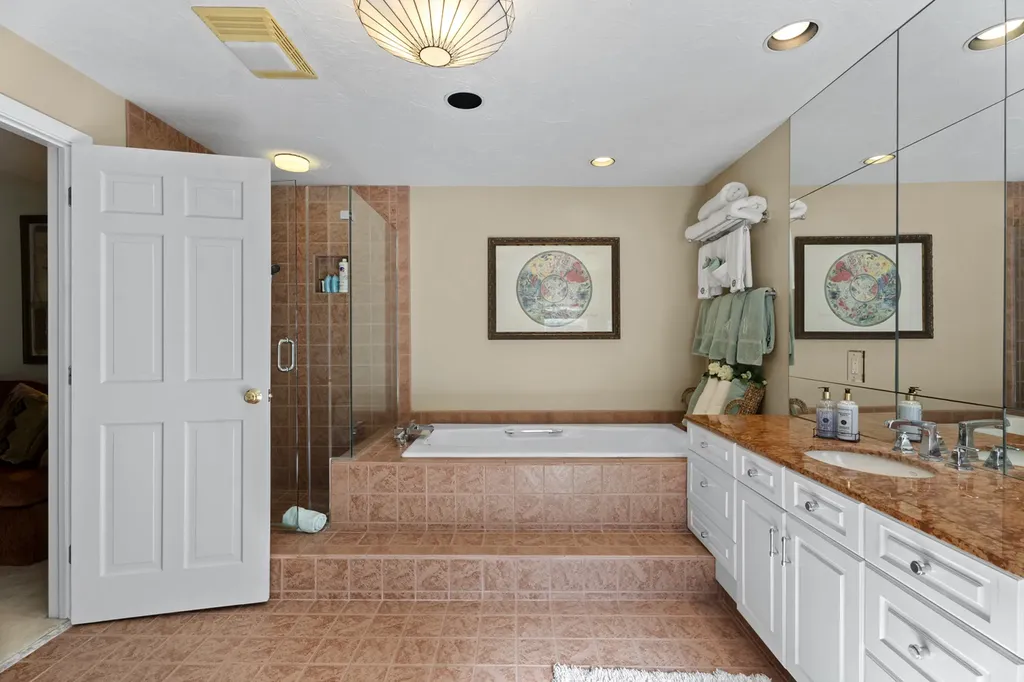 7 South Meadow Lane Oak Bluffs MA 02557