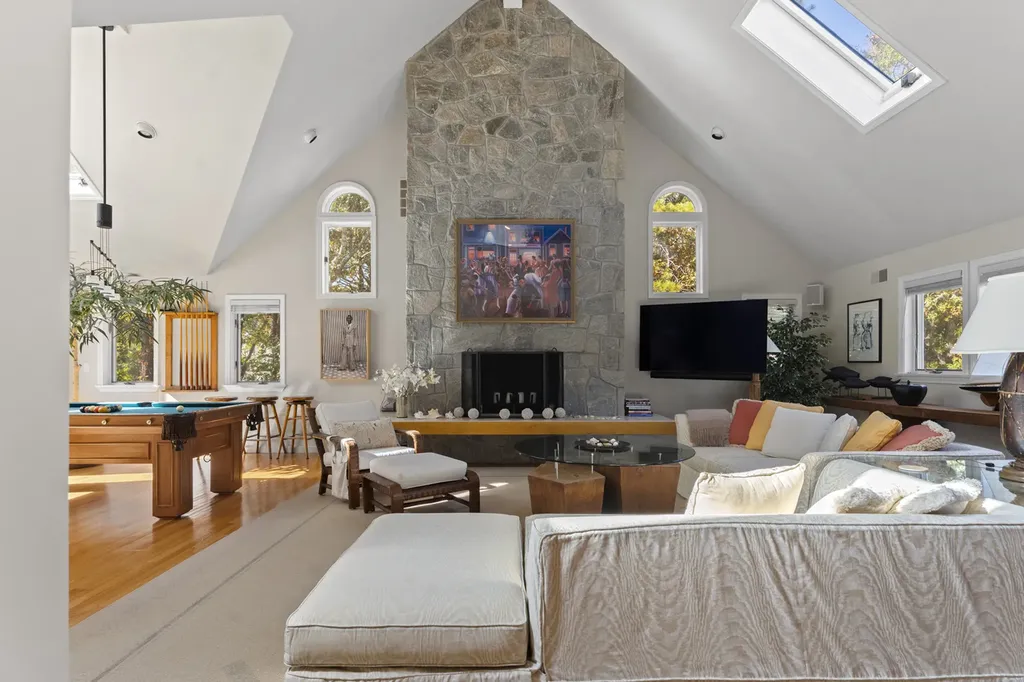 7 South Meadow Lane Oak Bluffs MA 02557