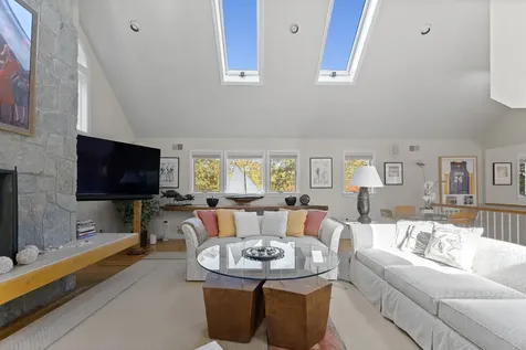 7 South Meadow Lane Oak Bluffs MA 02557