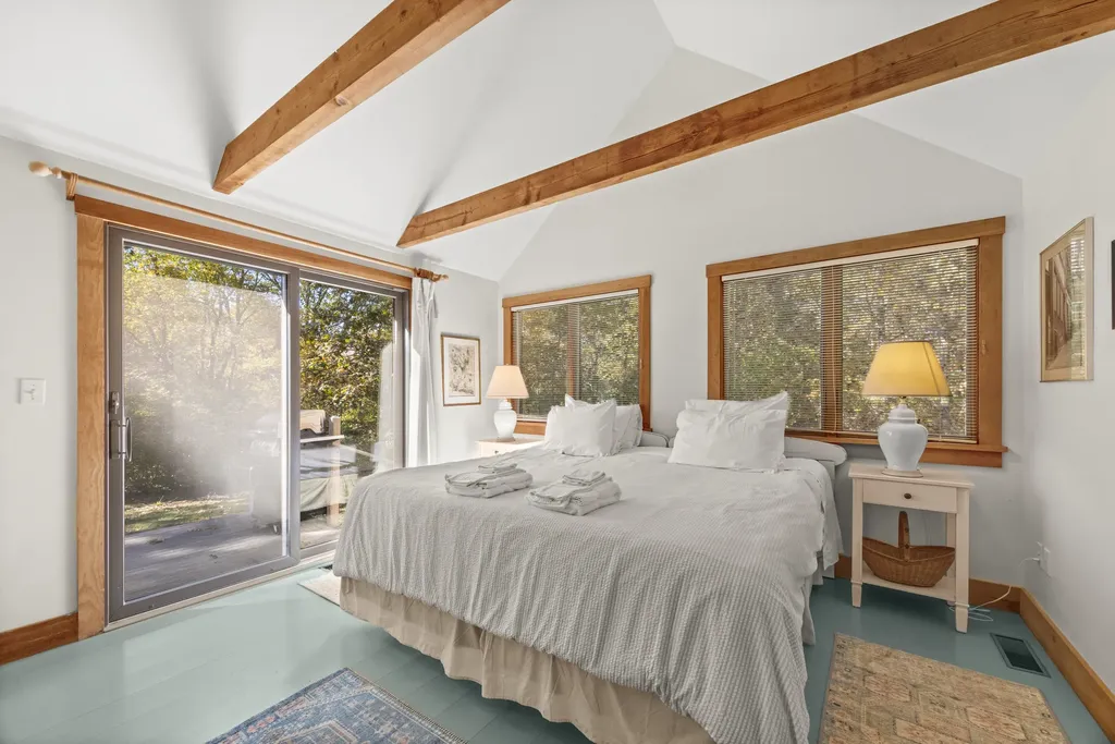 46 Tiercel Lane Chilmark MA 02535