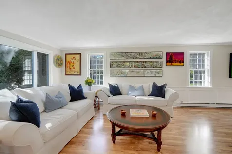 28 Pine Tree Lane Vineyard Haven MA 02568