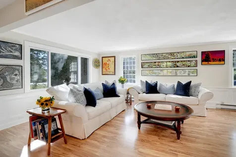 28 Pine Tree Lane Vineyard Haven MA 02568