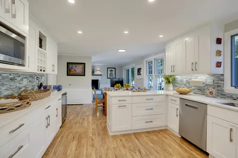 28 Pine Tree Lane Vineyard Haven MA 02568
