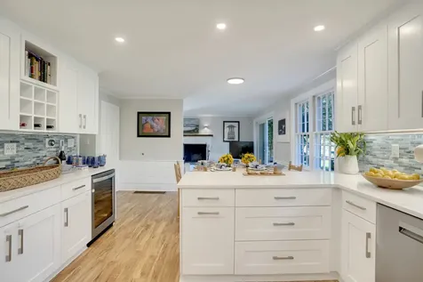 28 Pine Tree Lane Vineyard Haven MA 02568