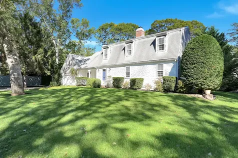 28 Pine Tree Lane Vineyard Haven MA 02568