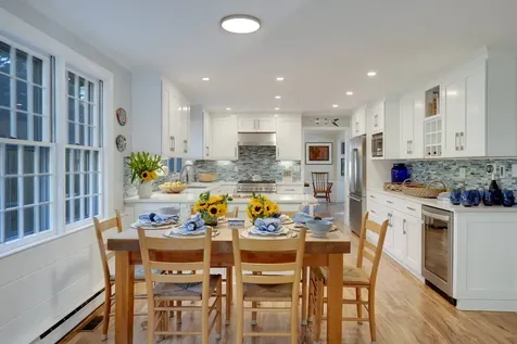 28 Pine Tree Lane Vineyard Haven MA 02568