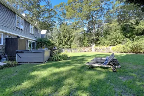 28 Pine Tree Lane Vineyard Haven MA 02568
