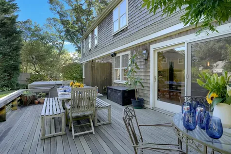 28 Pine Tree Lane Vineyard Haven MA 02568