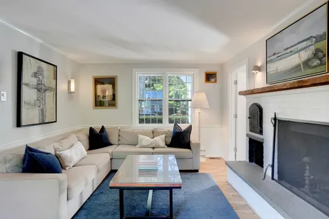 28 Pine Tree Lane Vineyard Haven MA 02568