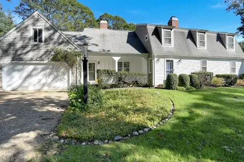 28 Pine Tree Lane Vineyard Haven MA 02568